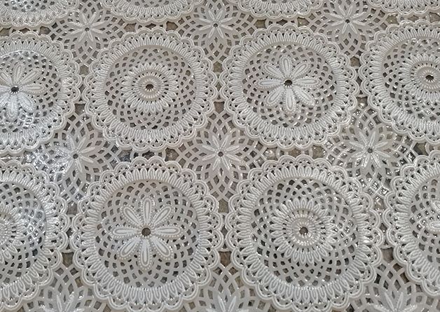 Клеенка ажурная "Лейс" 066С (беж.круг на беж.) (1,32х22м)