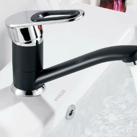 Смеситель для кухни монокомандный  черный с хромом  Potato Эверест B45-274F