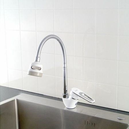 Смеситель для кухни монокомандный белый / хром Potato P58274-7